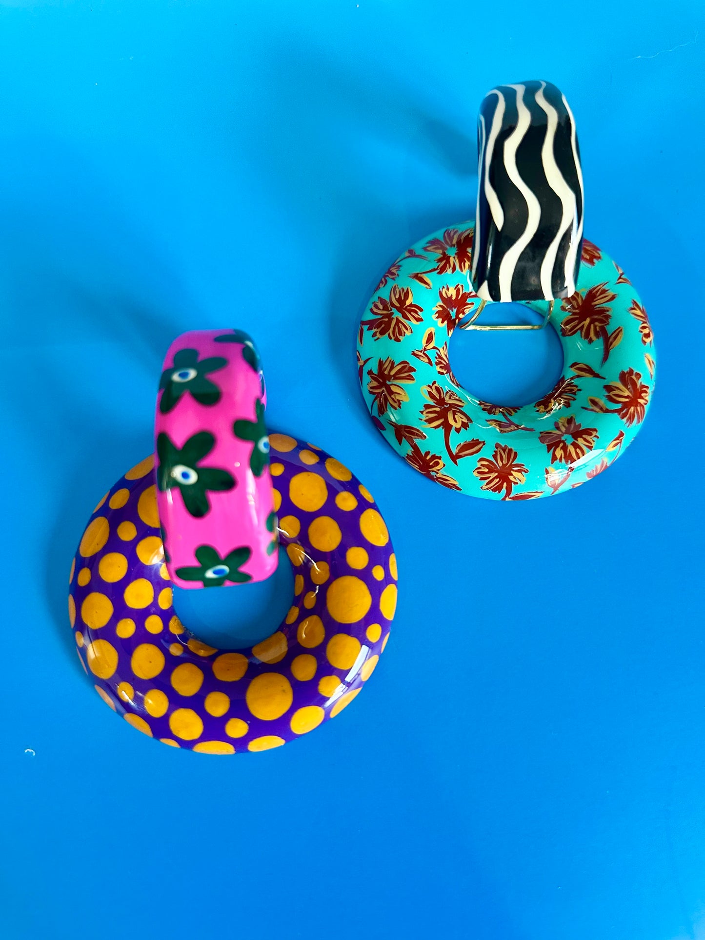 Loop and hoop customs